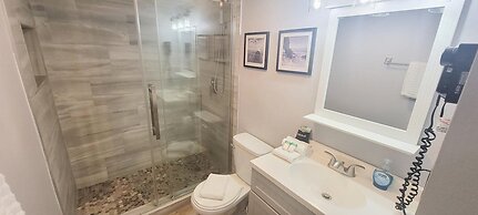 Surfside I #304 2 Bedroom Condo by RedAwning