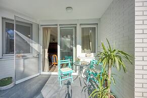 West Oasis With Terrace
