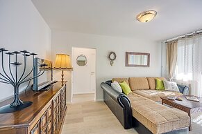 West Oasis With Terrace