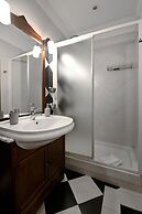 Vicolo dell'Aquila- Residenze Romanae