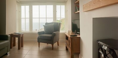 Cottages at the Lugger