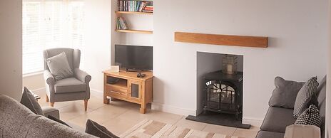 Cottages at the Lugger