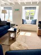 Cottages at the Lugger