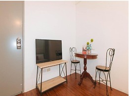 OYO 1087 Enrico's Place Kamias