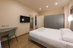 Mercato Contemporary Apartment by Mmega