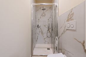 Mercato Contemporary Apartment by Mmega