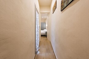 Mercato Contemporary Apartment by Mmega