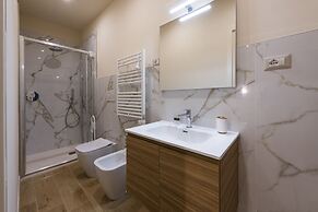 Mercato Contemporary Apartment by Mmega