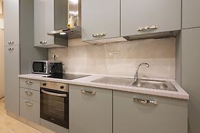 Mercato Contemporary Apartment by Mmega