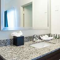 OASIS BAY SUITES, Tampa, Busch Gardens, USF