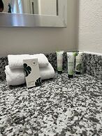 OASIS BAY SUITES, Tampa, Busch Gardens, USF