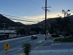 Frazier View Motel