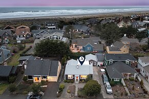 Grey Oak by Avantstay Coastal Charm, Near Beach & Golf