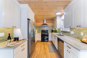 Grey Oak by Avantstay Coastal Charm, Near Beach & Golf