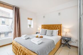 Central Holborn,lovely & bright with AC