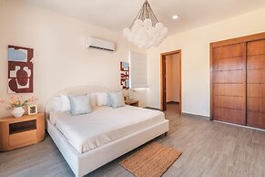 Bungallow w Pool bqq at Green Village BCA