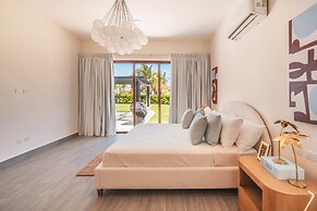 Bungallow w Pool bqq at Green Village BCA