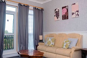 The Chadwick Holiday Flats