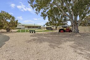 Costello Hotels - Moonta Bay Cabins