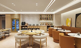 Lanson Place Parliament Gardens