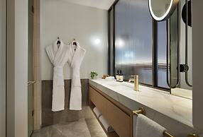 Lanson Place Parliament Gardens