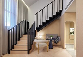 Lanson Place Parliament Gardens