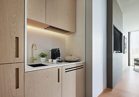 Lanson Place Parliament Gardens