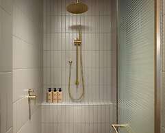 Lanson Place Parliament Gardens