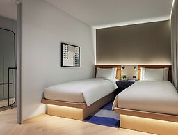 Lanson Place Parliament Gardens