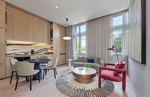 Lanson Place Parliament Gardens