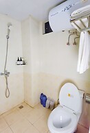 Orange Mingwu Hotel with Cat Cafe