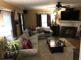 Beautiful Luxury Suite A Shorewood Home