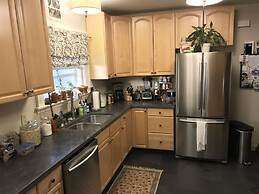 Beautiful Luxury Suite A Shorewood Home