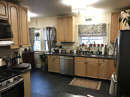 Beautiful Luxury Suite A Shorewood Home