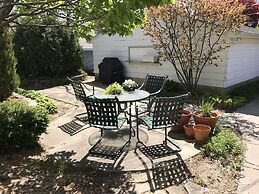 Beautiful Luxury Suite A Shorewood Home