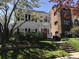 Beautiful Luxury Suite A Shorewood Home