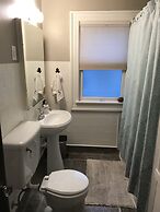 Beautiful Luxury Suite A Shorewood Home