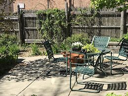 Beautiful Luxury Suite B Shorewood Home