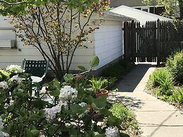 Beautiful Luxury Suite B Shorewood Home