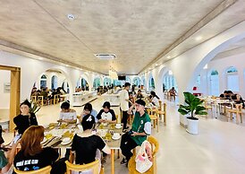 The Up Hotel Phu Quoc Island - The Poolside Escape