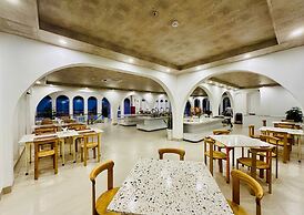 The Up Hotel Phu Quoc Island - The Poolside Escape