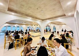 The Up Hotel Phu Quoc Island - The Poolside Escape