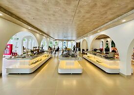 The Up Hotel Phu Quoc Island - The Poolside Escape