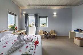 The Up Hotel Phu Quoc Island - The Poolside Escape