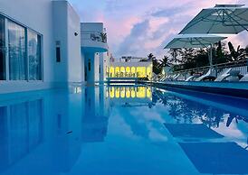 The Up Hotel Phu Quoc Island - The Poolside Escape