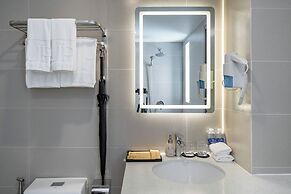 The Up Hotel Phu Quoc Island - The Poolside Escape