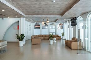 The Up Hotel Phu Quoc Island - The Poolside Escape