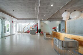 The Up Hotel Phu Quoc Island - The Poolside Escape