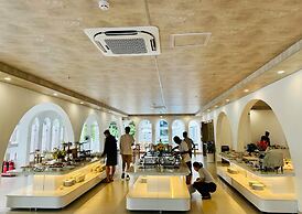 The Up Hotel Phu Quoc Island - The Poolside Escape