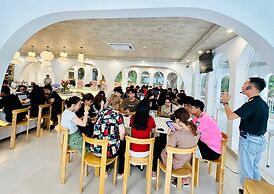 The Up Hotel Phu Quoc Island - The Poolside Escape